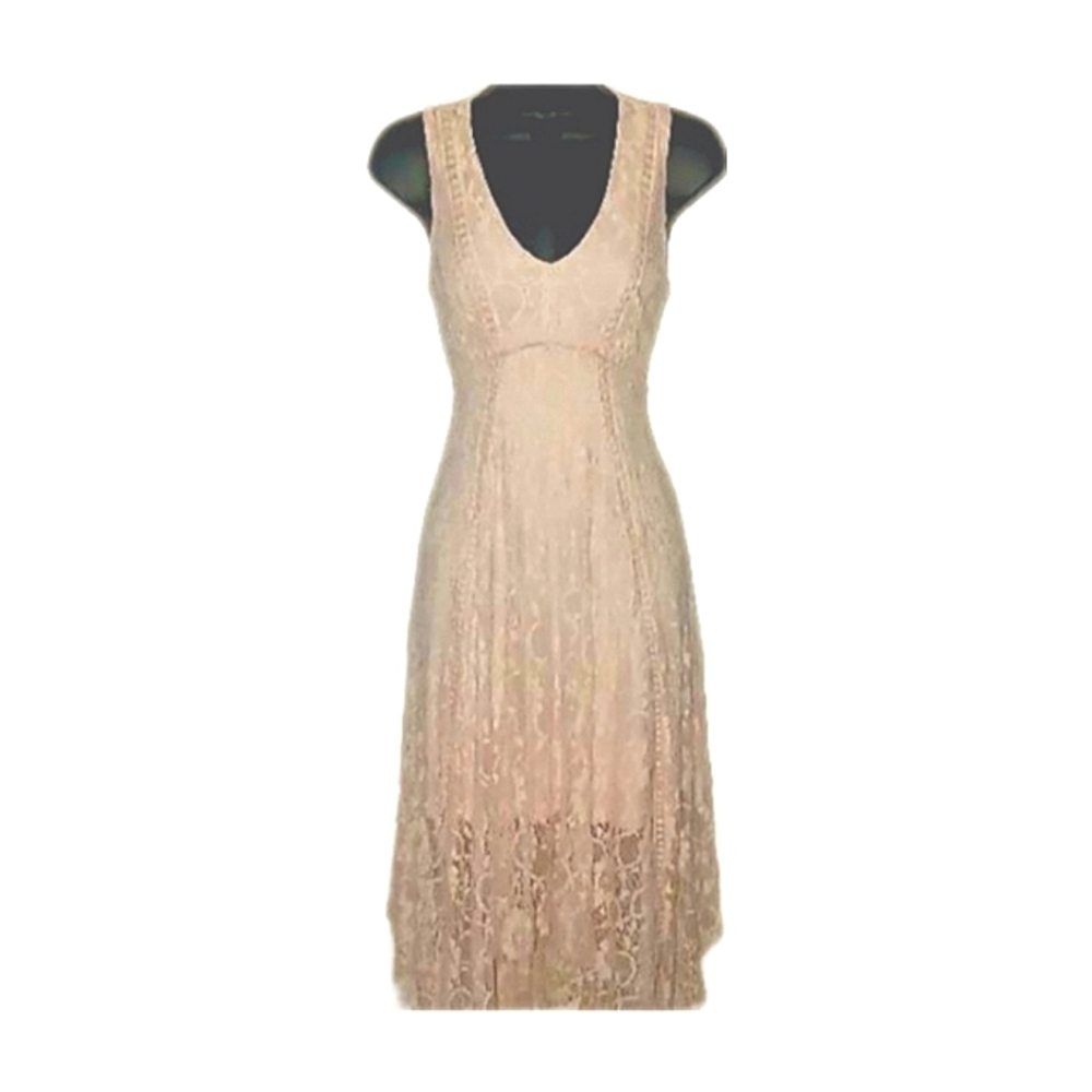 Venus | Pink Lace Evening Dress - Picture 2 of 5